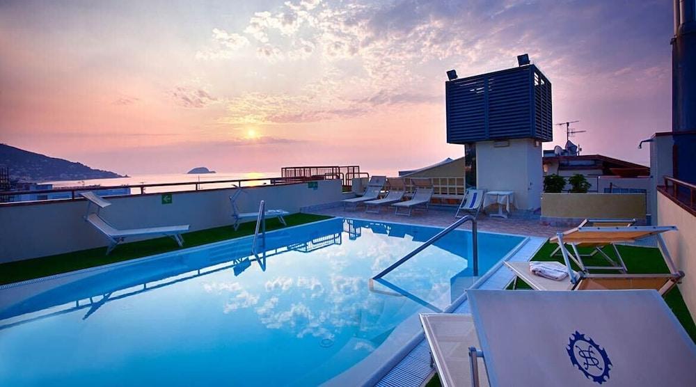 Grand Hotel Spiaggia Алассіо Екстер'єр фото