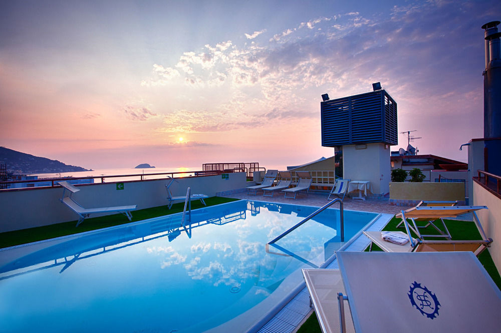 Grand Hotel Spiaggia Алассіо Екстер'єр фото